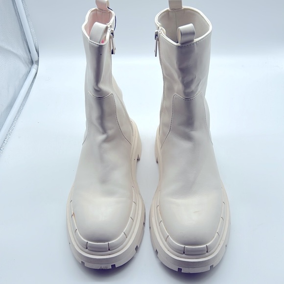 Zara ladies White chunky sole, worn 2 or 3 times, in excellent condition. - Picture 5 of 5